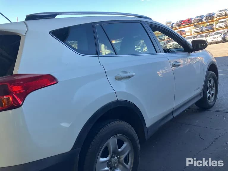 2013 Toyota RAV4 Used VIN JTMBAREV00D035841 – trunk area 2013 Toyota RAV4 Used VIN JTMBAREV00D035841 – trunk area
