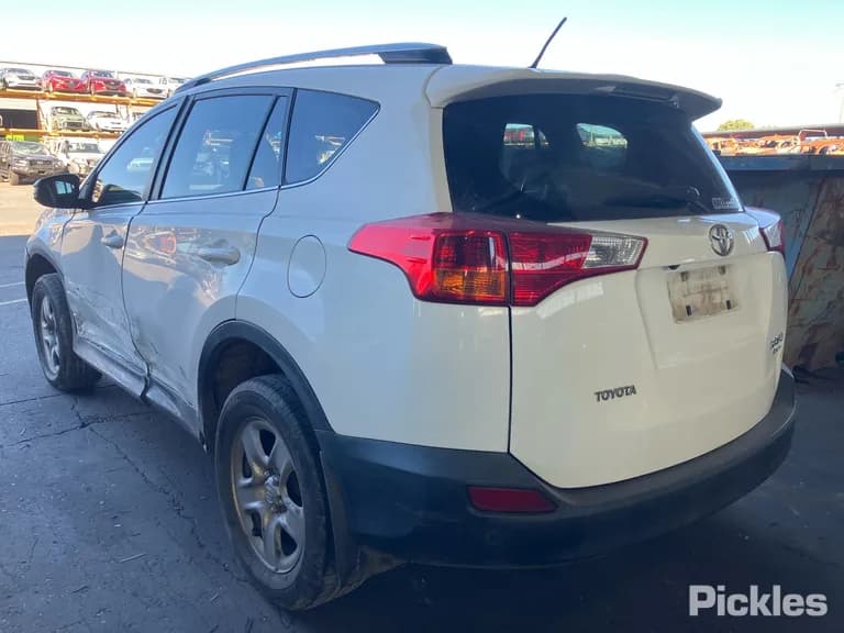 2013 Toyota RAV4 Used VIN JTMBAREV00D035841 – photo 16 2013 Toyota RAV4 Used VIN JTMBAREV00D035841 – photo 16