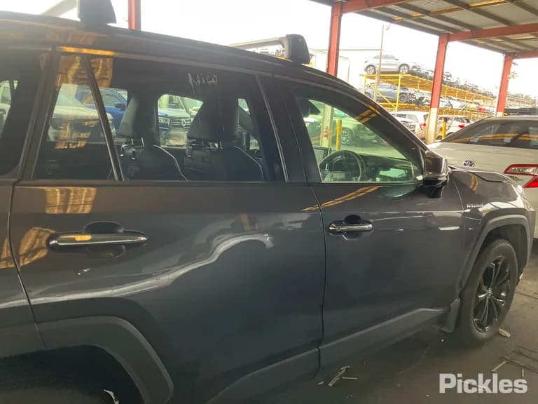 2022 Toyota RAV4 Used VIN JTMDW3FV10D141365 – exterior detail 2022 Toyota RAV4 Used VIN JTMDW3FV10D141365 – exterior detail