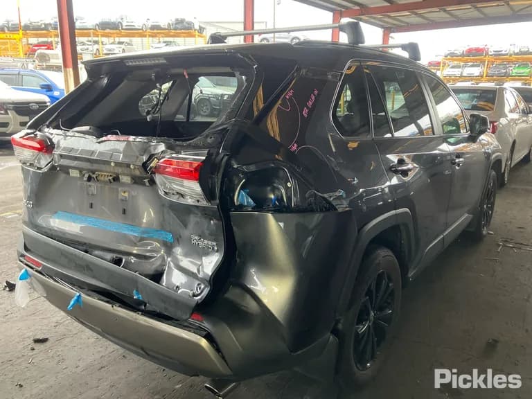 2022 Toyota RAV4 Used VIN JTMDW3FV10D141365 – undercarriage 2022 Toyota RAV4 Used VIN JTMDW3FV10D141365 – undercarriage