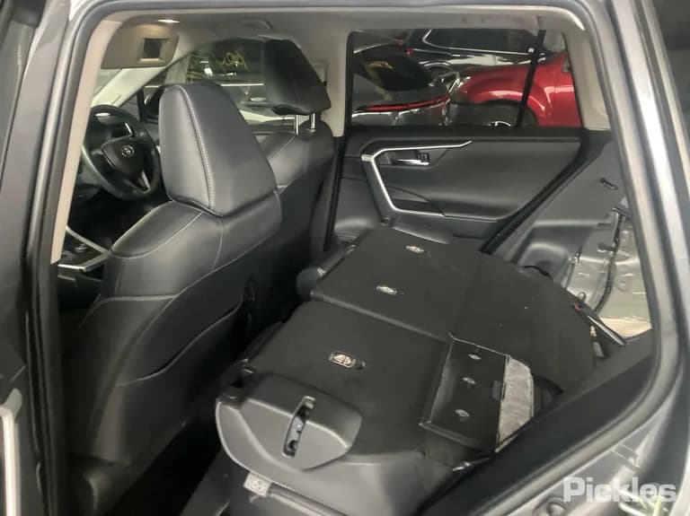 2022 Toyota RAV4 Used VIN JTMDW3FV10D146937 – trunk area 2022 Toyota RAV4 Used VIN JTMDW3FV10D146937 – trunk area