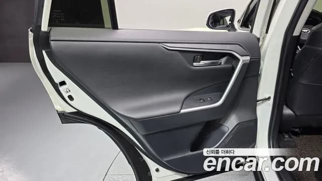 2019 Toyota RAV4 5th Gen 2.5 4WD Hybrid Sold VIN JTMDWRFV1KD029154 – undercarriage 2019 Toyota RAV4 5th Gen 2.5 4WD Hybrid Sold VIN JTMDWRFV1KD029154 – undercarriage