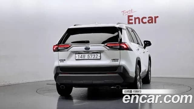 2019 Toyota RAV4 5th Gen 2.5 4WD Hybrid Sold VIN JTMDWRFV1KD029154 – trunk area 2019 Toyota RAV4 5th Gen 2.5 4WD Hybrid Sold VIN JTMDWRFV1KD029154 – trunk area