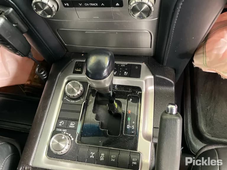 2018 Toyota Landcruiser Used VIN JTMHV05J004248117 – photo 11 2018 Toyota Landcruiser Used VIN JTMHV05J004248117 – photo 11