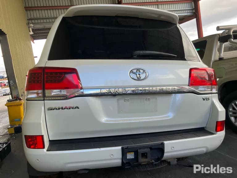 2018 Toyota Landcruiser Used VIN JTMHV05J004248117 – photo 18 2018 Toyota Landcruiser Used VIN JTMHV05J004248117 – photo 18