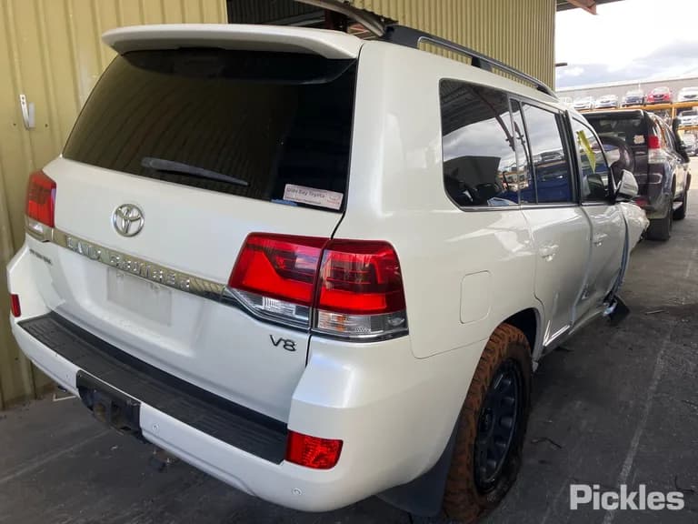 2018 Toyota Landcruiser Used VIN JTMHV05J004248117 – photo 20 2018 Toyota Landcruiser Used VIN JTMHV05J004248117 – photo 20