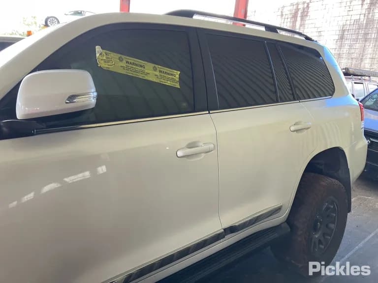 2018 Toyota Landcruiser Used VIN JTMHV05J004248117 – photo 22 2018 Toyota Landcruiser Used VIN JTMHV05J004248117 – photo 22