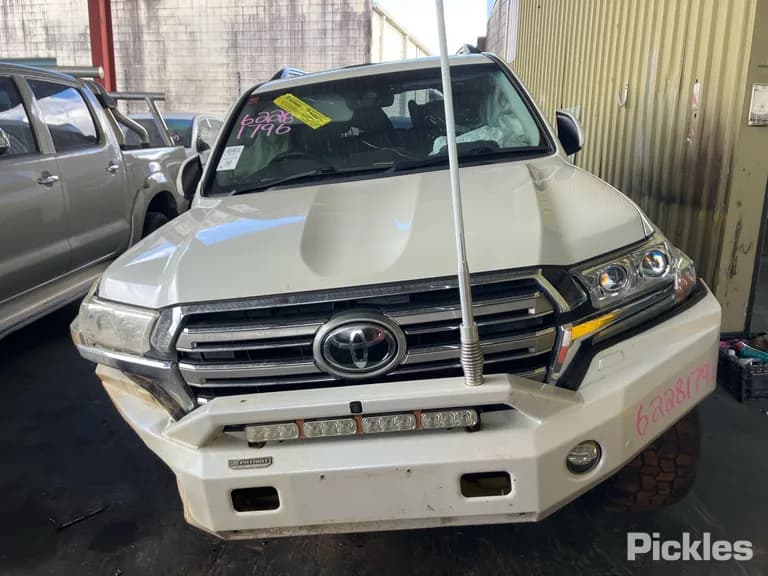 2018 Toyota Landcruiser Used VIN JTMHV05J004248117 – photo 26 2018 Toyota Landcruiser Used VIN JTMHV05J004248117 – photo 26