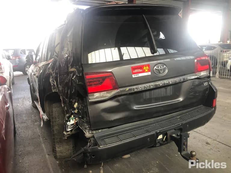 2020 Toyota Landcruiser Used VIN JTMHV05J304316796 – photo 15 2020 Toyota Landcruiser Used VIN JTMHV05J304316796 – photo 15
