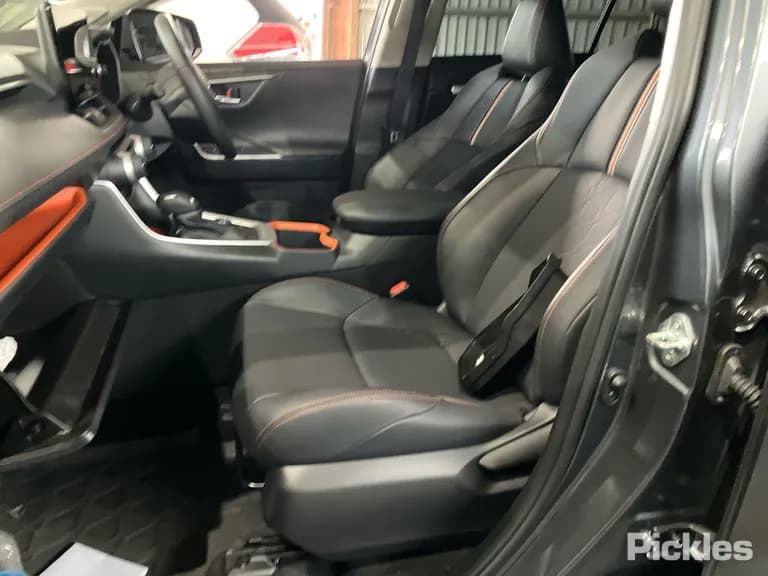 2024 Toyota RAV4 Used VIN JTMJW3FV10D258592 – odometer reading 2024 Toyota RAV4 Used VIN JTMJW3FV10D258592 – odometer reading