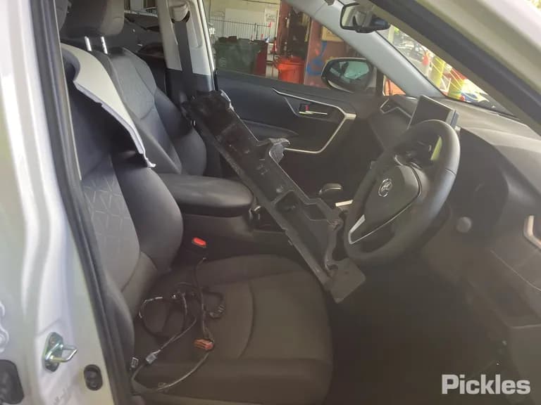 2025 Toyota RAV4 Used VIN JTMRW3FV40D354252 – rear exterior 2025 Toyota RAV4 Used VIN JTMRW3FV40D354252 – rear exterior