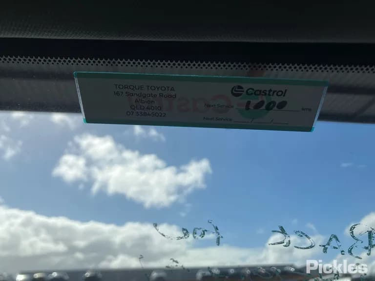 2025 Toyota RAV4 Used VIN JTMRW3FV40D354252 – odometer reading 2025 Toyota RAV4 Used VIN JTMRW3FV40D354252 – odometer reading