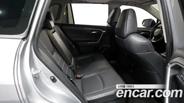 2022 Toyota RAV4 5th Gen 2.5 2WD Hybrid Sold VIN JTMW2RFV9ND118205 – side profile 2022 Toyota RAV4 5th Gen 2.5 2WD Hybrid Sold VIN JTMW2RFV9ND118205 – side profile