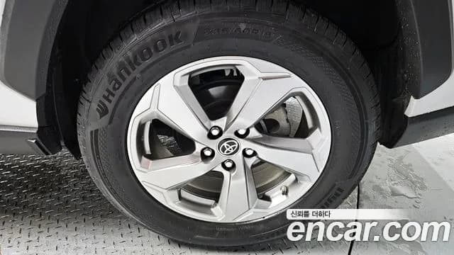 2021 Toyota RAV4 5th Gen 2.5 2WD Hybrid Sold VIN JTMW2RFVXMD099520 – exterior detail 2021 Toyota RAV4 5th Gen 2.5 2WD Hybrid Sold VIN JTMW2RFVXMD099520 – exterior detail