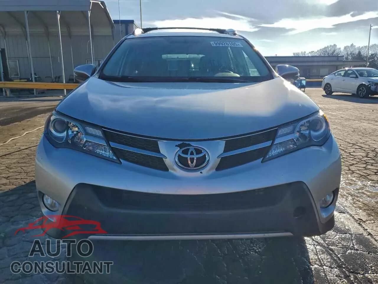 2015 TOYOTA RAV4 Damaged VIN JTMWFREV6FD068547 – interior seats 2015 TOYOTA RAV4 Damaged VIN JTMWFREV6FD068547 – interior seats