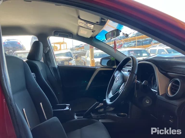 2014 Toyota RAV4 Used VIN JTMZDREV90D037660 – interior seats 2014 Toyota RAV4 Used VIN JTMZDREV90D037660 – interior seats