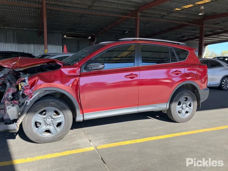 2014 Toyota RAV4 Used VIN JTMZDREV90D037660 – trunk area 2014 Toyota RAV4 Used VIN JTMZDREV90D037660 – trunk area