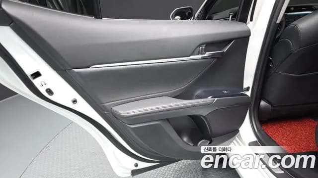 2018 Toyota Camry (XV70) 2.5 XLE Hybrid Sold VIN JTNB21HK1J3000809 – photo 18 2018 Toyota Camry (XV70) 2.5 XLE Hybrid Sold VIN JTNB21HK1J3000809 – photo 18