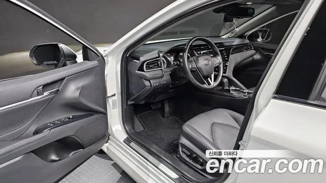 2018 Toyota Camry (XV70) 2.5 XLE Hybrid Sold VIN JTNB21HKXJ3010013 – rear exterior 2018 Toyota Camry (XV70) 2.5 XLE Hybrid Sold VIN JTNB21HKXJ3010013 – rear exterior
