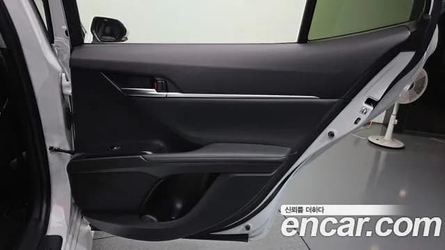 2020 Toyota Camry (XV70) 2.5 XLE Hybrid Sold VIN JTNB21HKXL3077973 – exterior detail 2020 Toyota Camry (XV70) 2.5 XLE Hybrid Sold VIN JTNB21HKXL3077973 – exterior detail