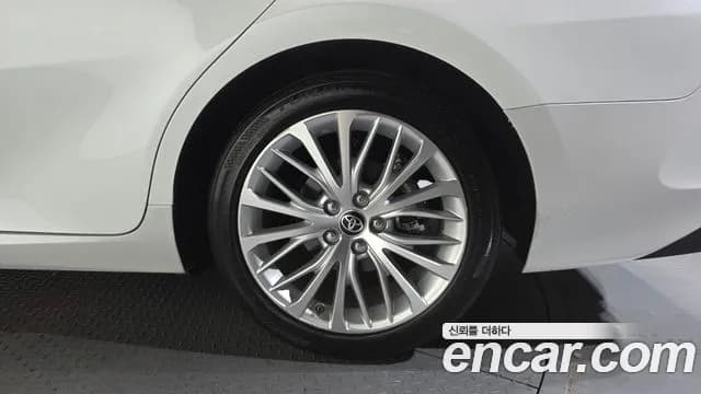 2020 Toyota Camry (XV70) 2.5 XLE Hybrid Sold VIN JTNB21HKXL3077973 – photo 15 2020 Toyota Camry (XV70) 2.5 XLE Hybrid Sold VIN JTNB21HKXL3077973 – photo 15