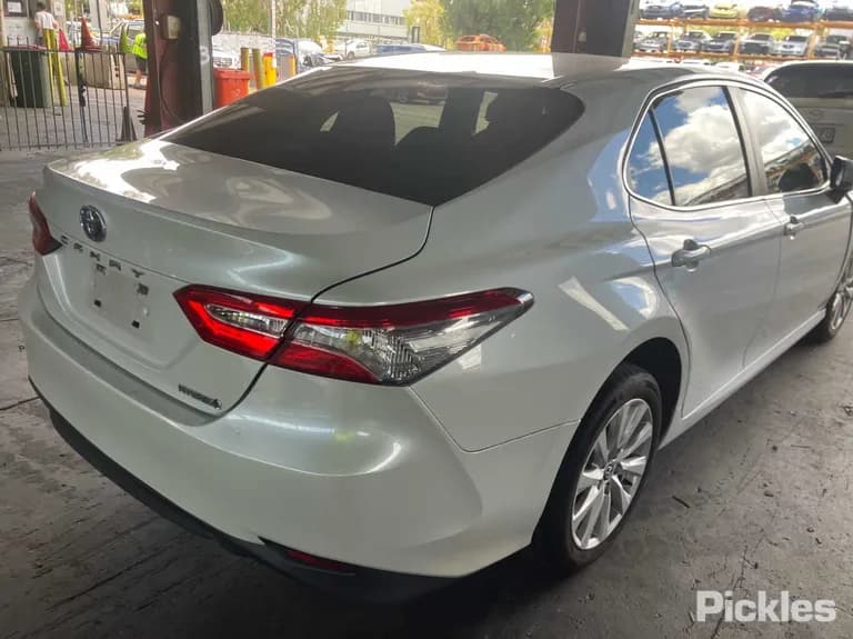 2020 Toyota Camry Used VIN JTNBA3HK703000102 – trunk area 2020 Toyota Camry Used VIN JTNBA3HK703000102 – trunk area