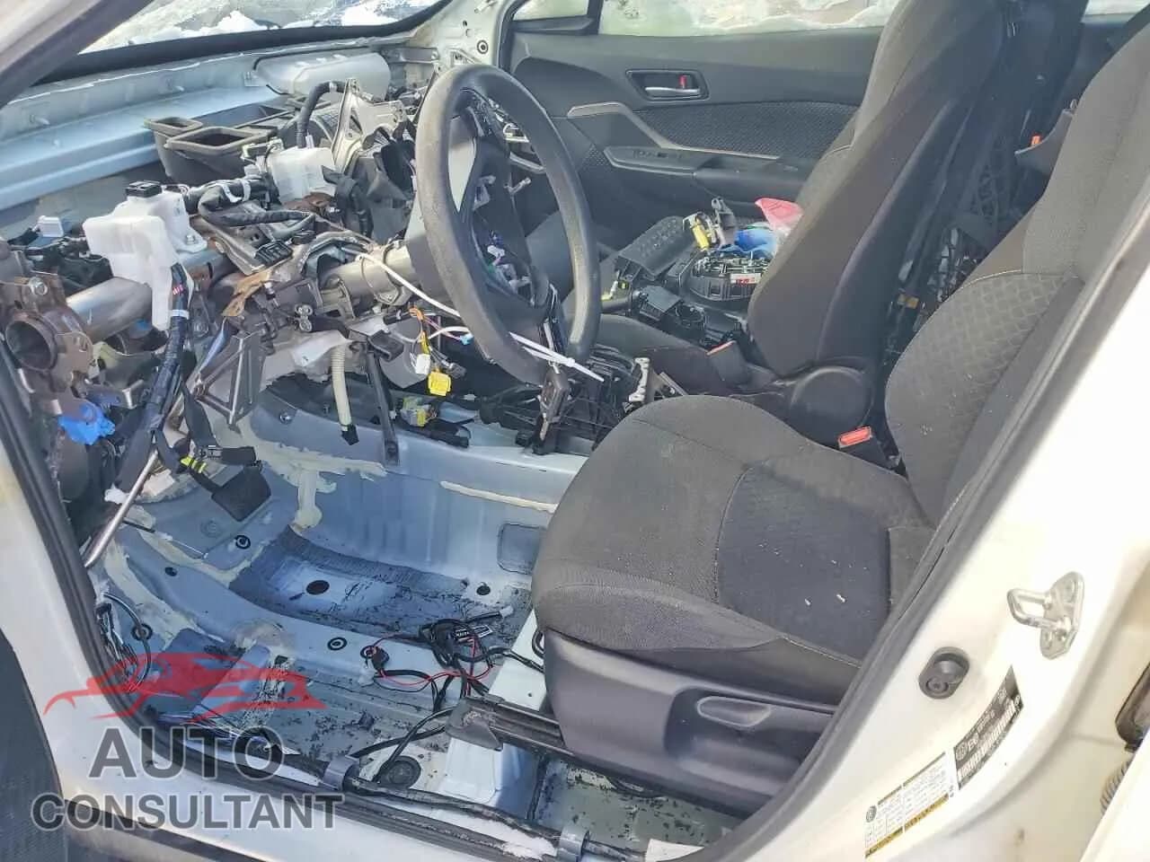 2020 TOYOTA C-HR Damaged VIN JTNKHMBX9L1074790 – exterior detail 2020 TOYOTA C-HR Damaged VIN JTNKHMBX9L1074790 – exterior detail