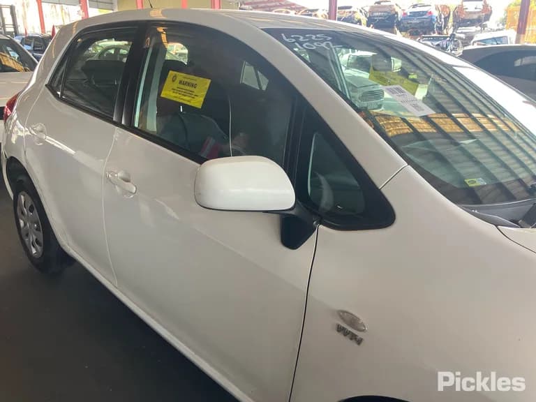 2009 Toyota Corolla Used VIN JTNKU52E401094683 – exterior detail 2009 Toyota Corolla Used VIN JTNKU52E401094683 – exterior detail