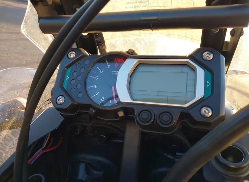 2013 YAMAHA XT1200Z Super Tenere Used VIN JYADP03E1DA003103 – interior seats 2013 YAMAHA XT1200Z Super Tenere Used VIN JYADP03E1DA003103 – interior seats