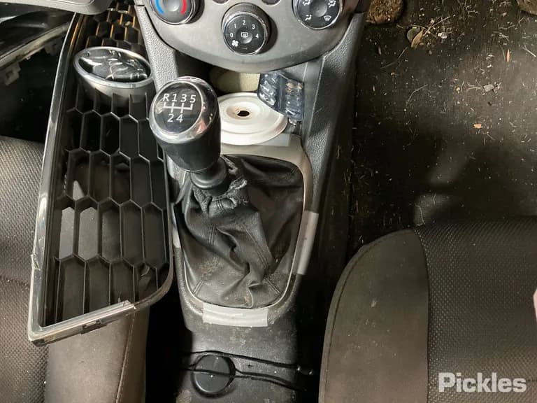 2013 Holden Barina Used VIN KL3TF48E9EB505936 – interior seats 2013 Holden Barina Used VIN KL3TF48E9EB505936 – interior seats