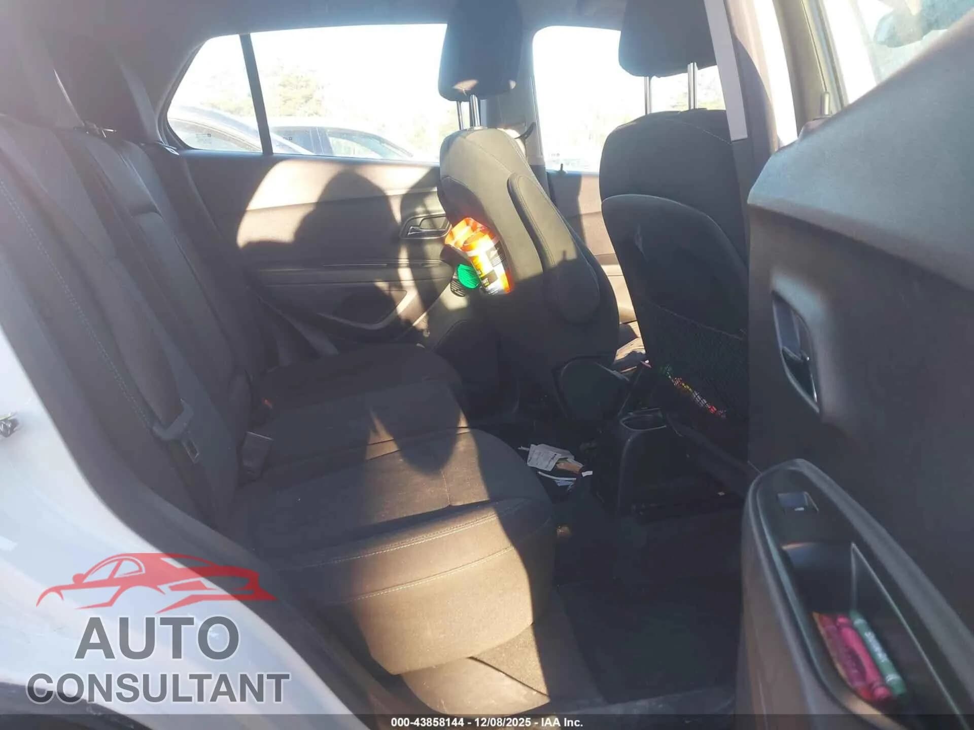 2015 CHEVROLET TRAX Damaged VIN KL7CJPSB8FB104540 – undercarriage 2015 CHEVROLET TRAX Damaged VIN KL7CJPSB8FB104540 – undercarriage