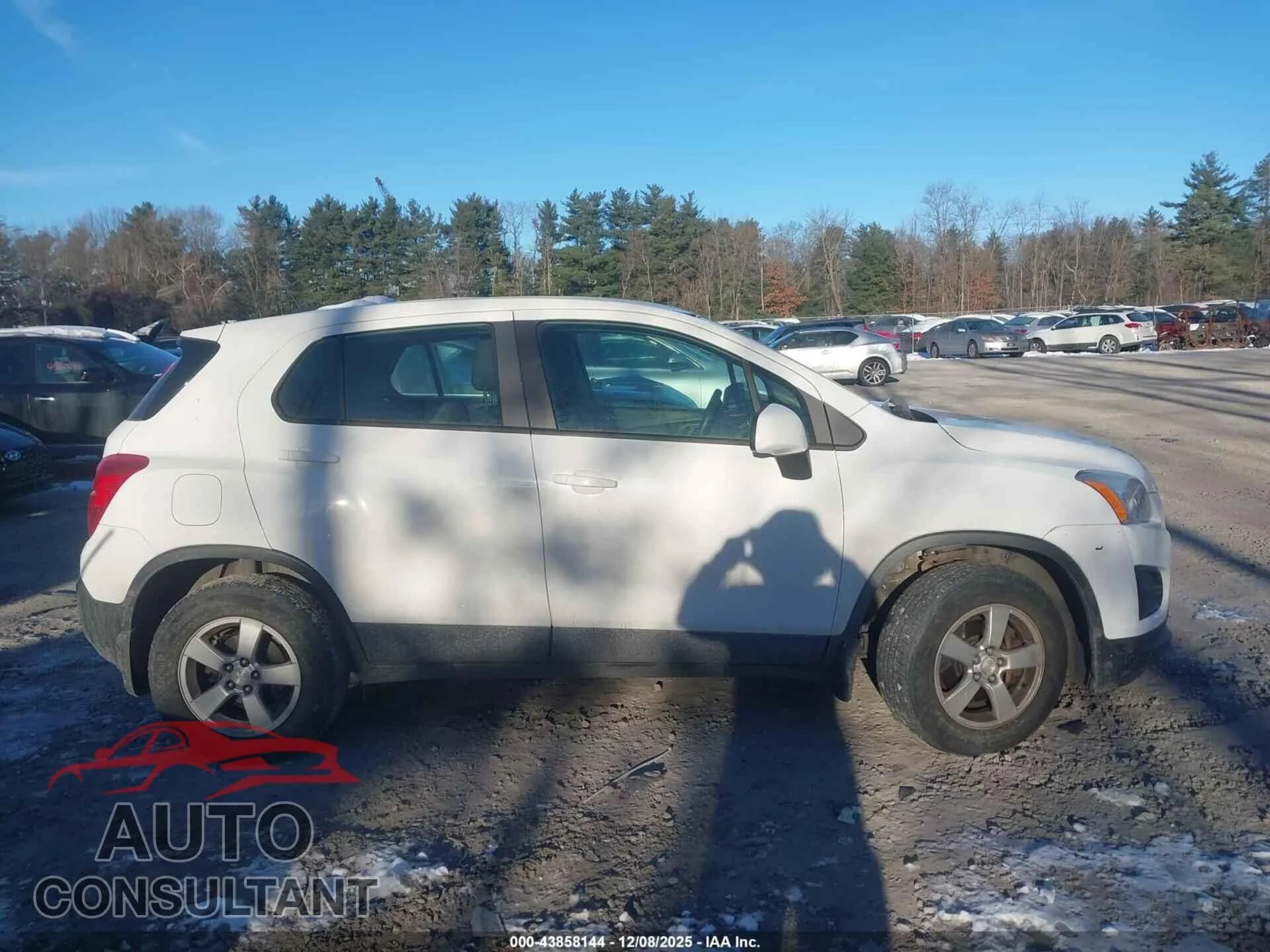 2015 CHEVROLET TRAX Damaged VIN KL7CJPSB8FB104540 – photo 13 2015 CHEVROLET TRAX Damaged VIN KL7CJPSB8FB104540 – photo 13