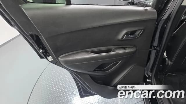 2018 Chevrolet The New Trax 1.4 Perfact Black Sold VIN KLABA76BDJB565892 – exterior detail 2018 Chevrolet The New Trax 1.4 Perfact Black Sold VIN KLABA76BDJB565892 – exterior detail