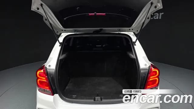 2020 Chevrolet The New Trax 1.4 Red Line Sold VIN KLABA76BDLB329455 – trunk area 2020 Chevrolet The New Trax 1.4 Red Line Sold VIN KLABA76BDLB329455 – trunk area
