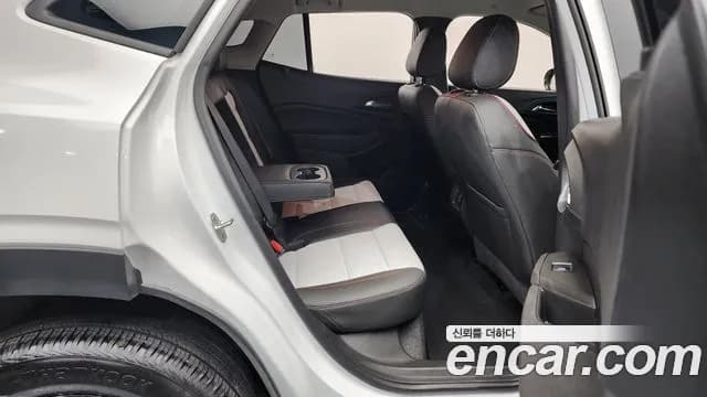 2025 Chevrolet Trax Crossover 1.2 Red Line Sold VIN KLALA582181818818 – trunk area 2025 Chevrolet Trax Crossover 1.2 Red Line Sold VIN KLALA582181818818 – trunk area