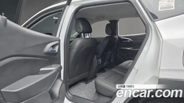 2024 Chevrolet Trax Crossover 1.2 ACTIV Sold VIN KLALA582DRC020667 – trunk area 2024 Chevrolet Trax Crossover 1.2 ACTIV Sold VIN KLALA582DRC020667 – trunk area