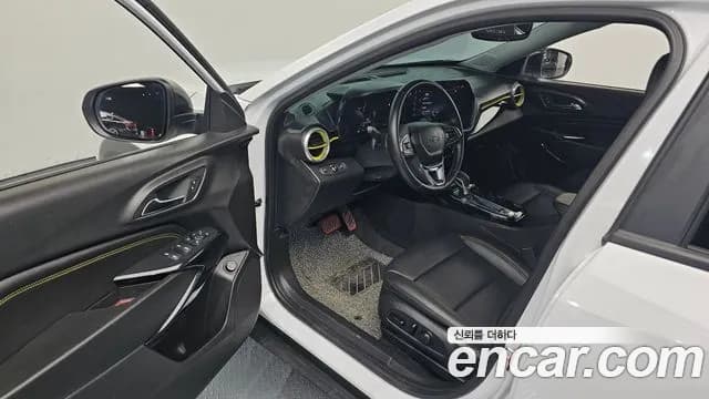 2025 Chevrolet Trax Crossover 1.2 ACTIV Sold VIN KLALA582DSC005667 – interior seats 2025 Chevrolet Trax Crossover 1.2 ACTIV Sold VIN KLALA582DSC005667 – interior seats