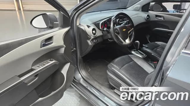 2017 Chevrolet The New Aveo Sedan 1.4 Turbo LT Sold VIN KLATA69BDHB086394 – photo 14 2017 Chevrolet The New Aveo Sedan 1.4 Turbo LT Sold VIN KLATA69BDHB086394 – photo 14