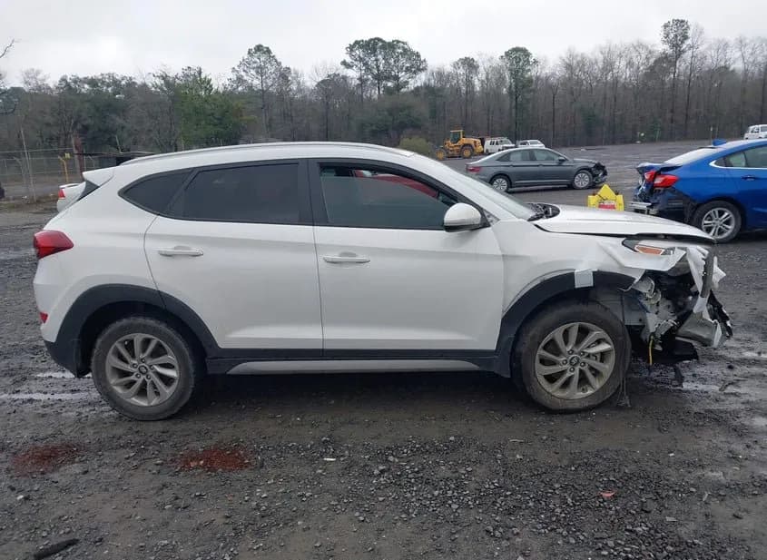 2017 HYUNDAI Tucson Used VIN KM8J33A27HU322535 – dashboard 2017 HYUNDAI Tucson Used VIN KM8J33A27HU322535 – dashboard
