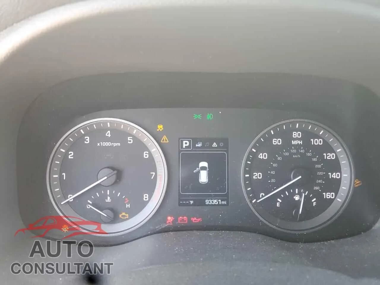 2016 HYUNDAI TUCSON Damaged VIN KM8J3CA40GU201216 – trunk area 2016 HYUNDAI TUCSON Damaged VIN KM8J3CA40GU201216 – trunk area