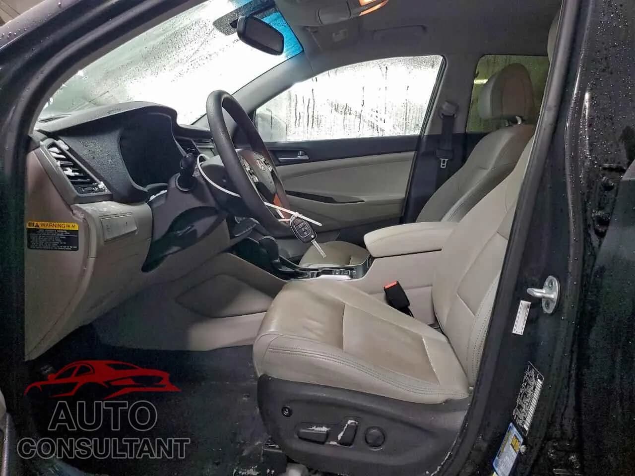 2017 HYUNDAI TUCSON Damaged VIN KM8J3CA48HU319421 – exterior detail 2017 HYUNDAI TUCSON Damaged VIN KM8J3CA48HU319421 – exterior detail