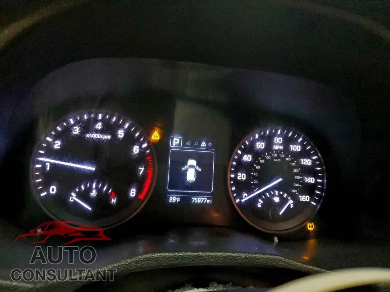 2017 HYUNDAI TUCSON Damaged VIN KM8J3CA48HU319421 – trunk area 2017 HYUNDAI TUCSON Damaged VIN KM8J3CA48HU319421 – trunk area