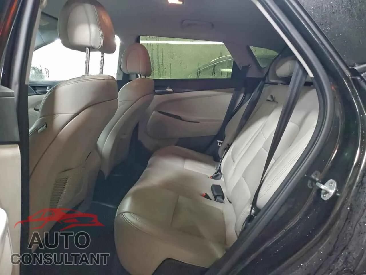 2017 HYUNDAI TUCSON Damaged VIN KM8J3CA48HU319421 – odometer reading 2017 HYUNDAI TUCSON Damaged VIN KM8J3CA48HU319421 – odometer reading