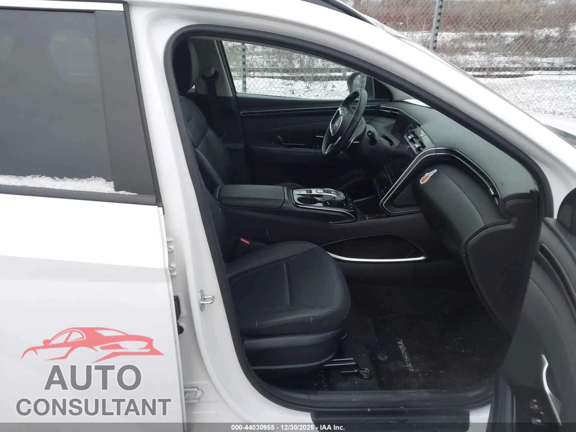 2024 HYUNDAI TUCSON HYBRID Damaged VIN KM8JCCD10RU175544 – interior seats 2024 HYUNDAI TUCSON HYBRID Damaged VIN KM8JCCD10RU175544 – interior seats
