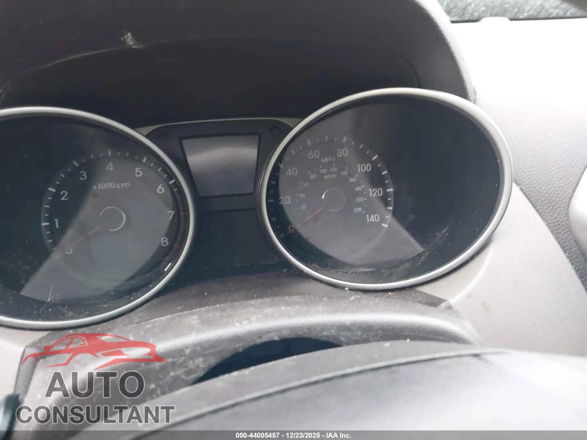 2012 HYUNDAI TUCSON Damaged VIN KM8JU3AC6CU360272 – exterior detail 2012 HYUNDAI TUCSON Damaged VIN KM8JU3AC6CU360272 – exterior detail