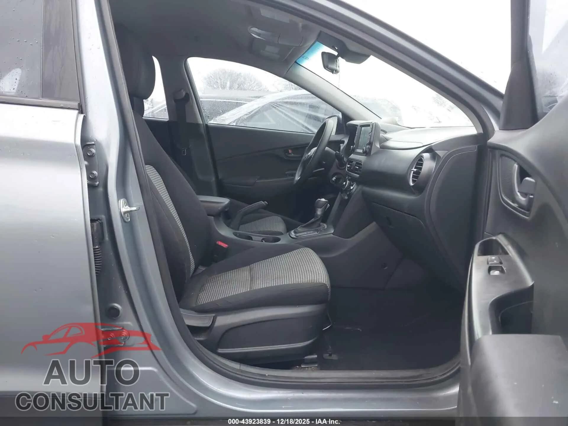 2021 HYUNDAI KONA Damaged VIN KM8K12AAXMU609955 – interior seats 2021 HYUNDAI KONA Damaged VIN KM8K12AAXMU609955 – interior seats