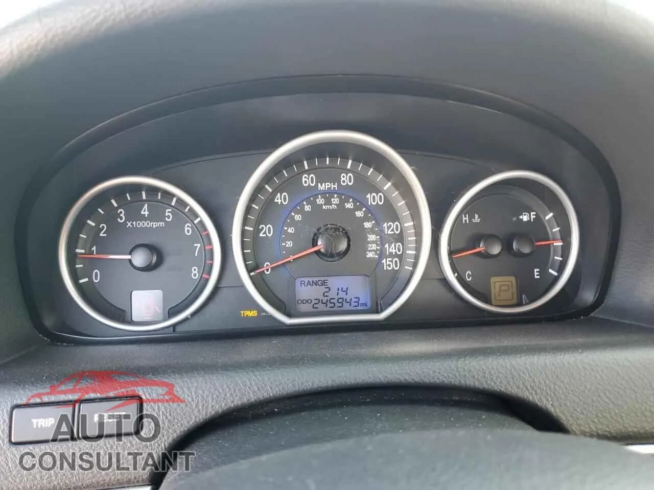 2010 HYUNDAI VERACRUZ Damaged VIN KM8NU4CC7AU120794 – trunk area 2010 HYUNDAI VERACRUZ Damaged VIN KM8NU4CC7AU120794 – trunk area
