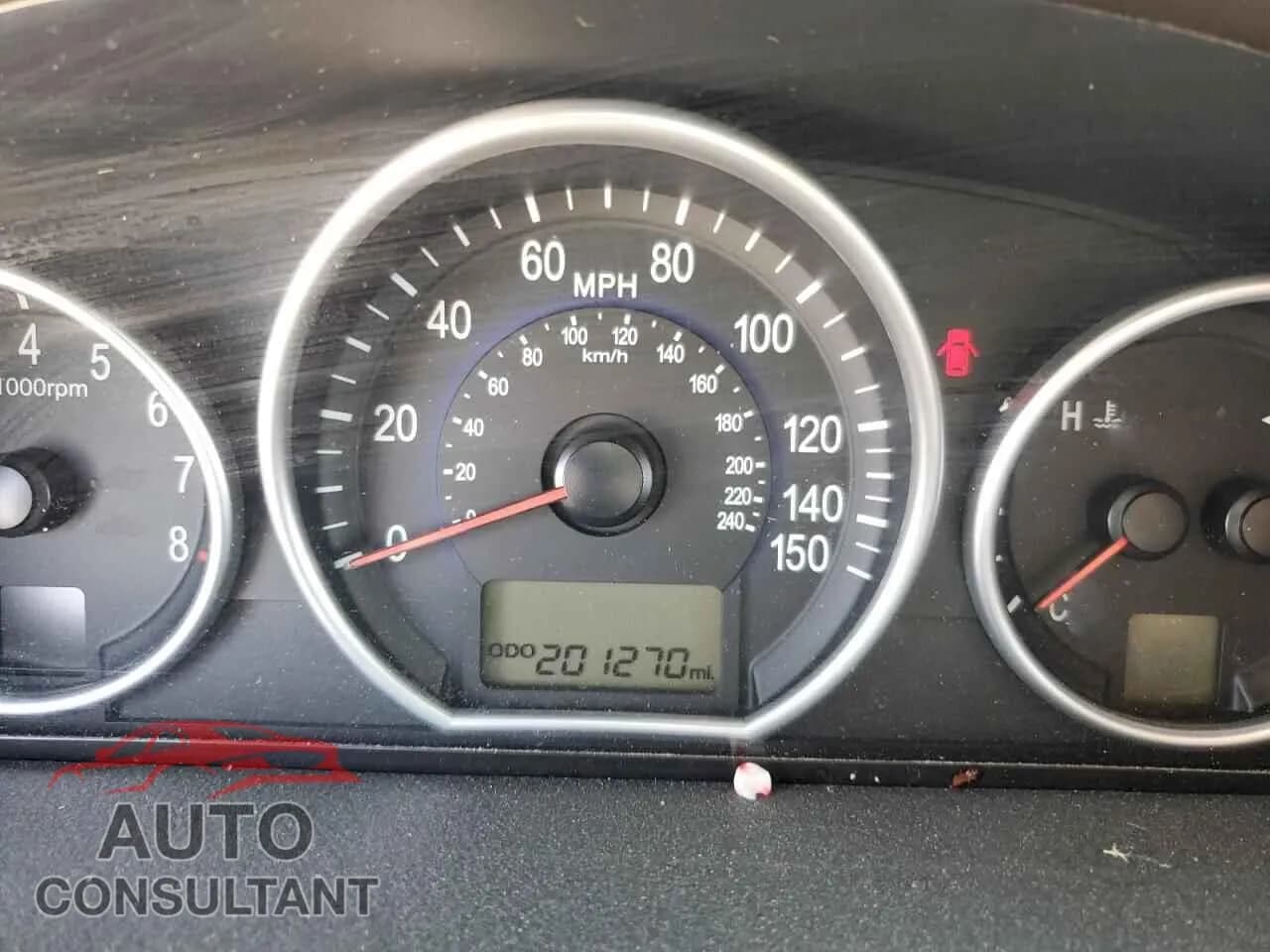 2008 HYUNDAI VERACRUZ Damaged VIN KM8NU73C08U070199 – trunk area 2008 HYUNDAI VERACRUZ Damaged VIN KM8NU73C08U070199 – trunk area