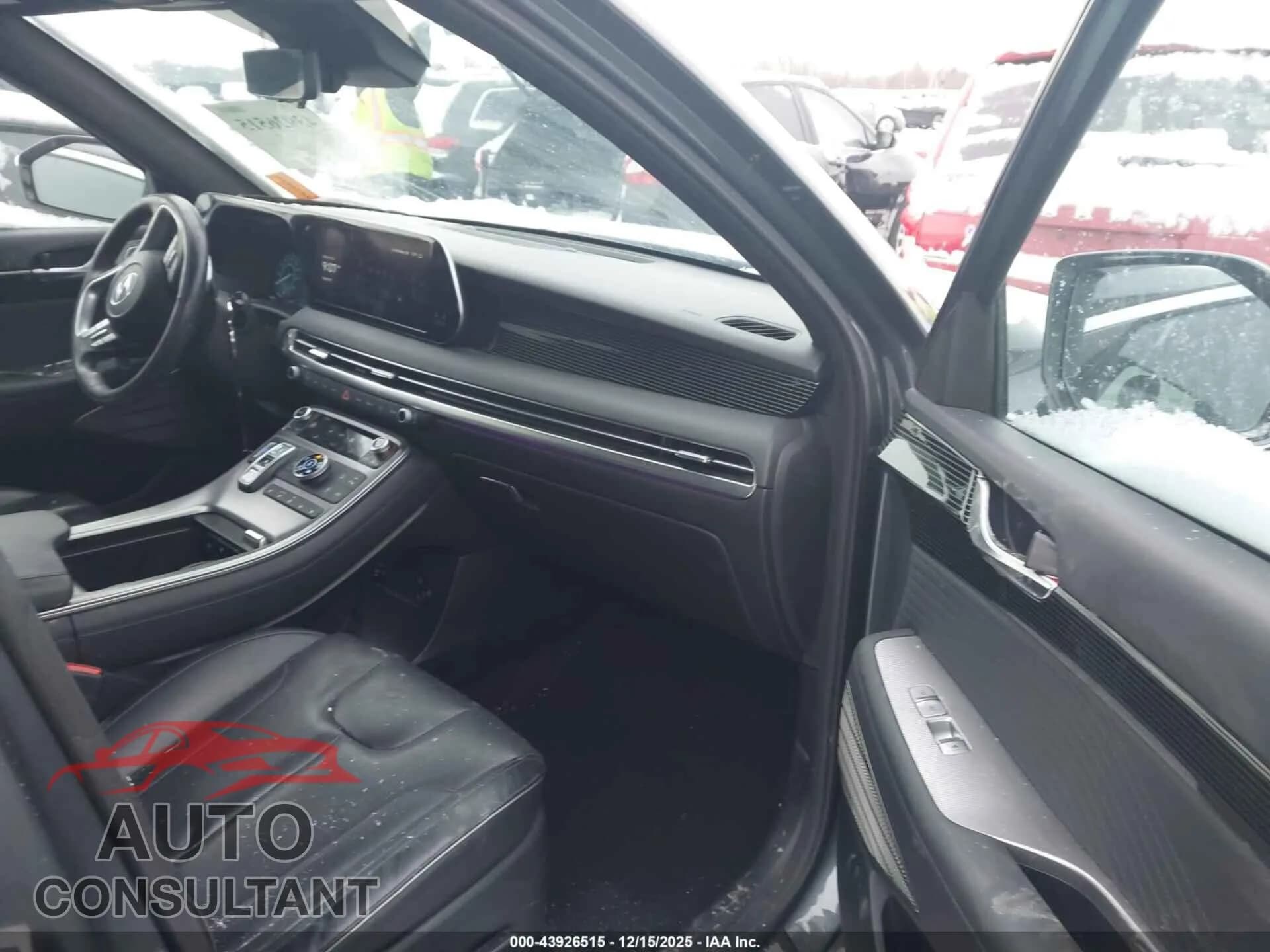 2023 HYUNDAI PALISADE Damaged VIN KM8R7DGE9PU636930 – interior seats 2023 HYUNDAI PALISADE Damaged VIN KM8R7DGE9PU636930 – interior seats