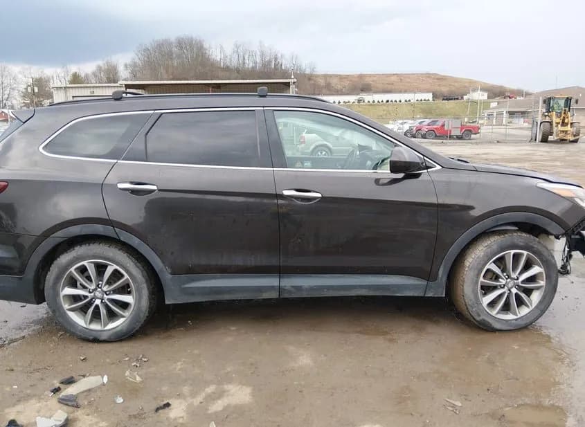 2017 HYUNDAI Santa Fe Used VIN KM8SM4HF5HU239461 – front exterior 2017 HYUNDAI Santa Fe Used VIN KM8SM4HF5HU239461 – front exterior